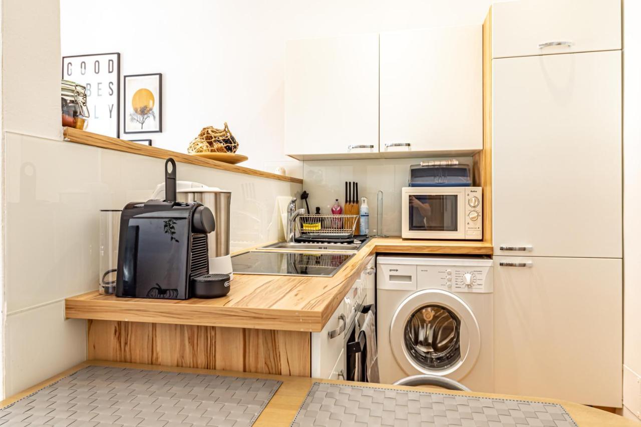 Cozy + Trendy By Jr Wien